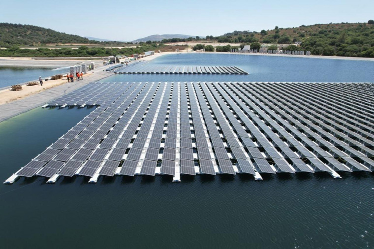 在水面上建設(shè)光伏電站的優(yōu)點有哪些 在水面上建設(shè)光伏電站的優(yōu)點有哪些